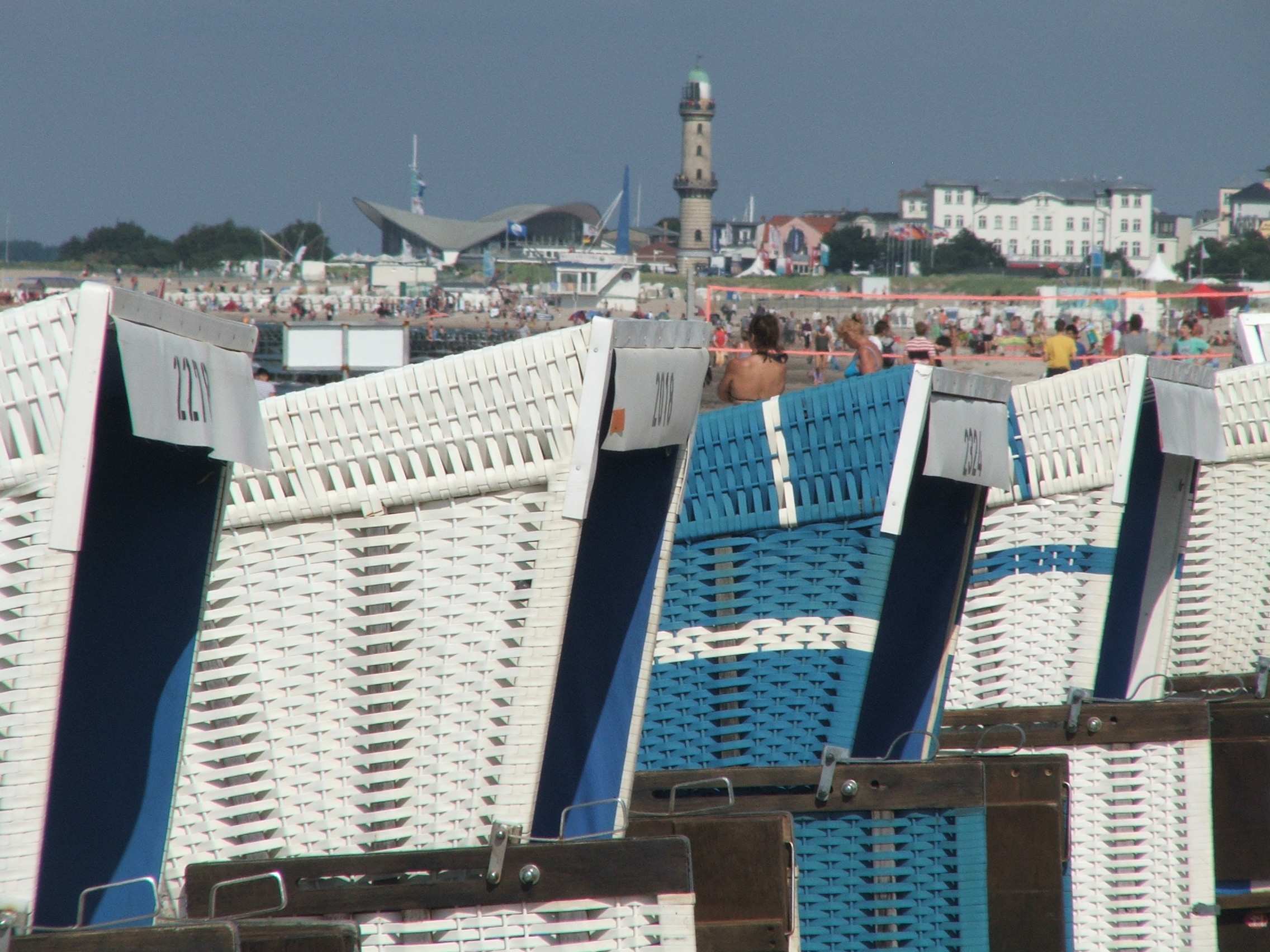 Blick auf den alten Leuchtturm und den Teepott