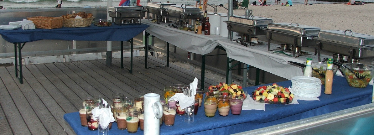 Buffet auf unserer Strandterrasse 